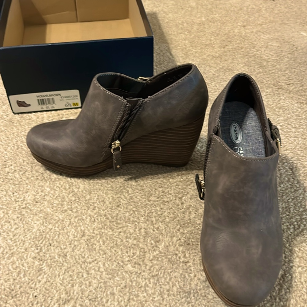 Dr scholl’s honor bootie brushed brown brand new in box